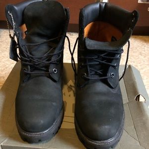 Size 9 black timberland boots
